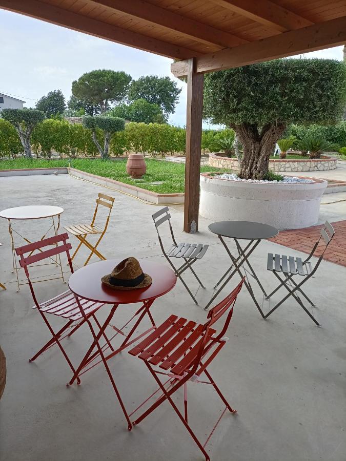 La Ricarda Dimora Di Campagna Bed and Breakfast Paestum Exteriör bild